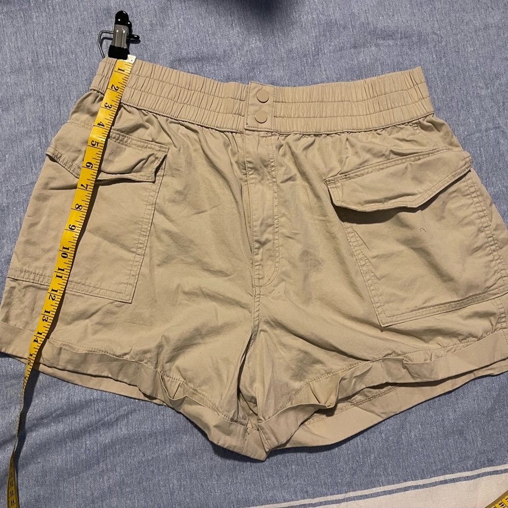 Abercrombie Women's Utility Cargo Shorts - Picture 5 of 5